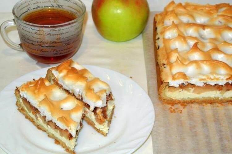 Немецкий пирог с яблоками и творогом из песочного теста, рецепт