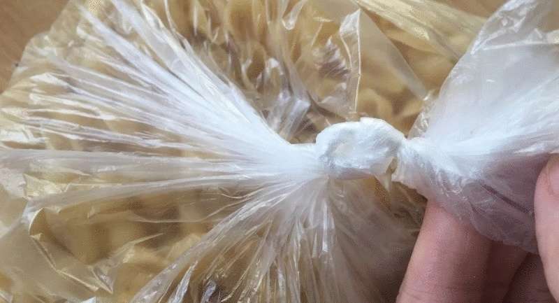 Непосильная задача. Как справиться с узлом на целлофановом пакете — Лайм